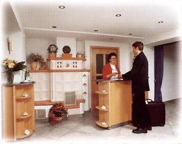 Hotel Gasthof Hirsch Alfdorf Bagian luar foto