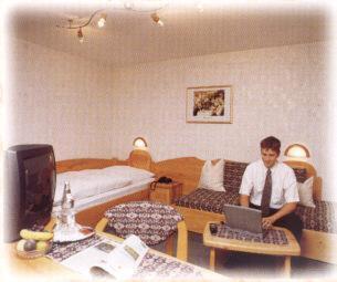 Hotel Gasthof Hirsch Alfdorf Bagian luar foto