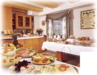 Hotel Gasthof Hirsch Alfdorf Bagian luar foto
