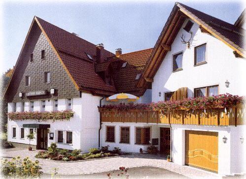 Hotel Gasthof Hirsch Alfdorf Bagian luar foto