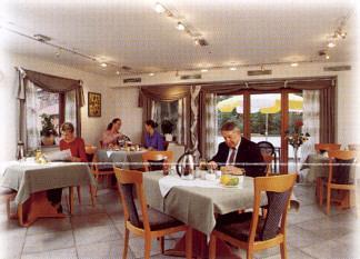 Hotel Gasthof Hirsch Alfdorf Bagian luar foto